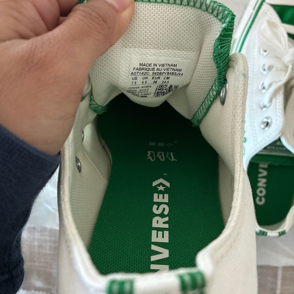 Converse Chuck Taylor All Star Retro Varsity Women in White and Kelly Green - Picture 5 of 8